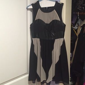 Size 12 h&m dress fits more like a 6-8 never worn