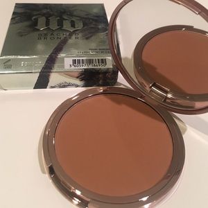NEW URBAN DECAY- beached bronzer - color bronzed