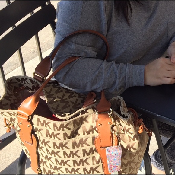 Authentic Pre-owned Michael Kors bag - Picture 3 of 3