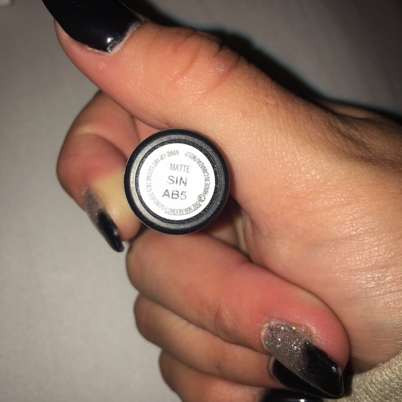 Mac "sin" comes with original box I bought it in.