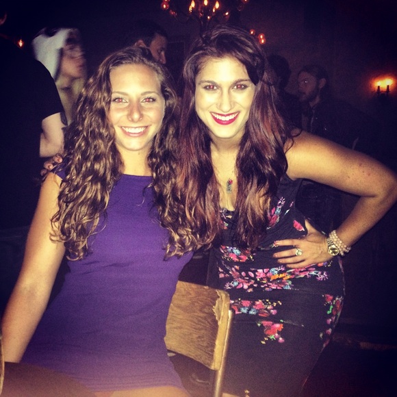 Meet your Posher, Torri - Picture 2 of 4