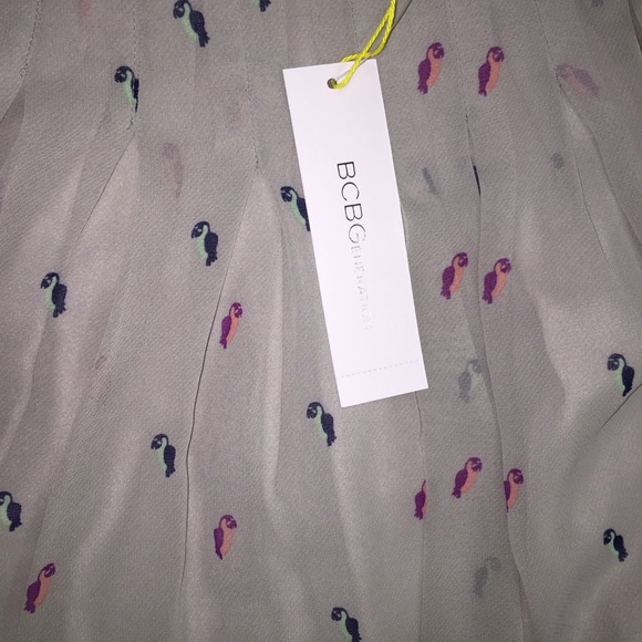 BCBG Gray Multicolor Parrots Twirl Skirt NWT $98 - Picture 2 of 3