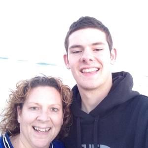 Meet your Posher, Holly