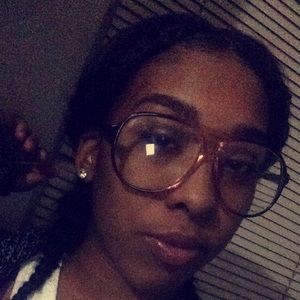 Meet your Posher, Janea