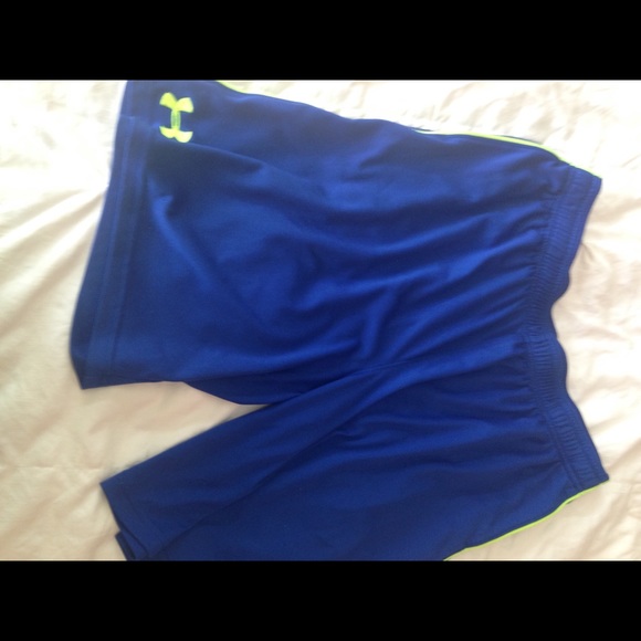 Under armour youth boys l/xl athletic shorts, blue