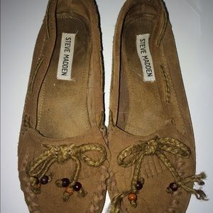 Steve madden suede flats