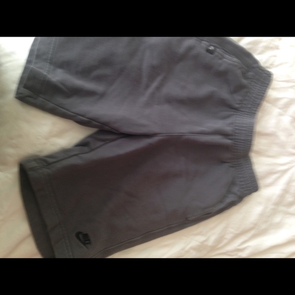 Youth M L boys Nike shorts