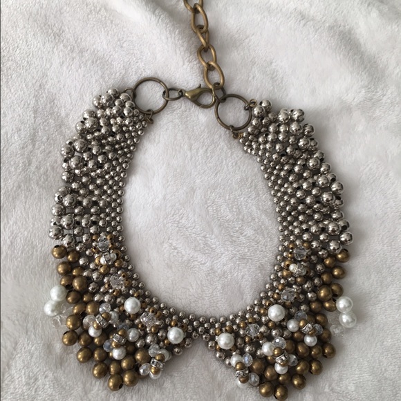 Collar necklace