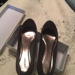 Dark gray suede pumps 1 inch heel wedge