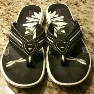 Clarks very comfortable flipflops.