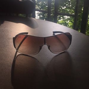 AUTHENTIC!!Ray bans with case. EXCELLENT CONDITION
