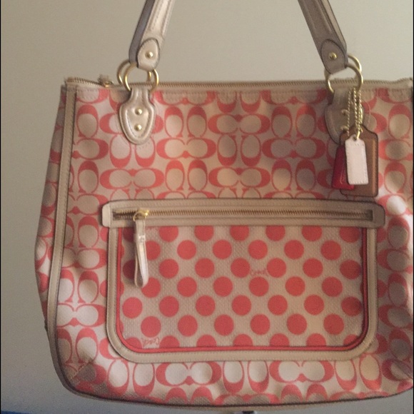Coach Handbags - Gently used Coach Tote