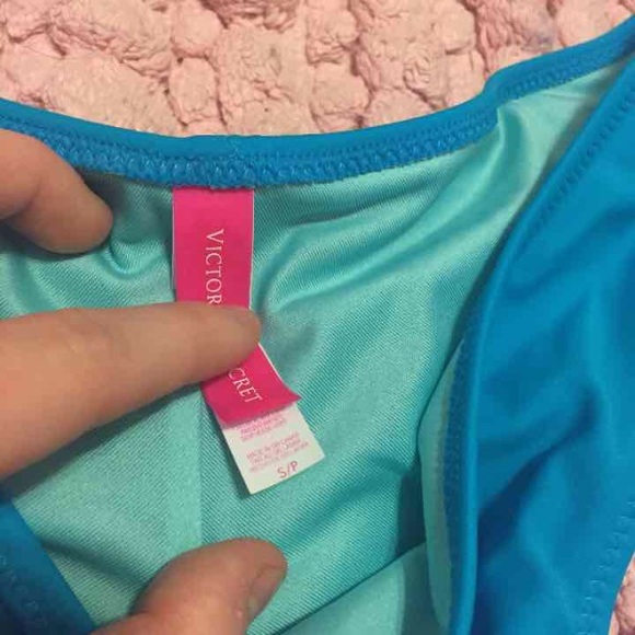 SOLD ON Ⓜ️erc❌ cheeky bikini bottoms - Picture 3 of 3