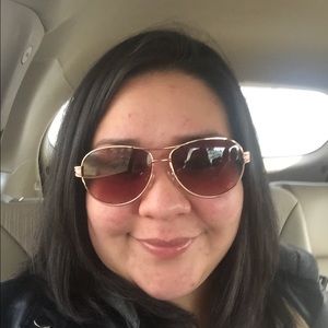 Meet your Posher, Denay