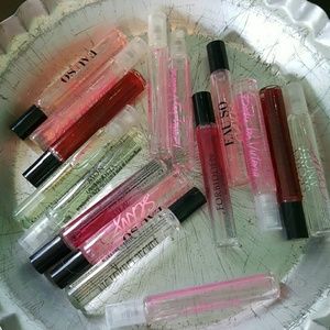 16 VS perfume samples