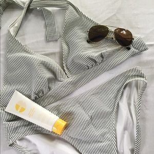 SALE | NWT J. Crew seersucker bikini (D cup top)