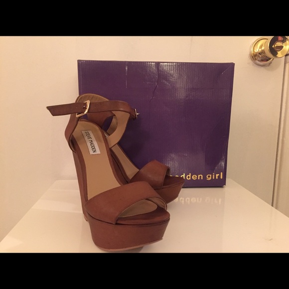 STEVE MADDEN WEDGES SIZE 8