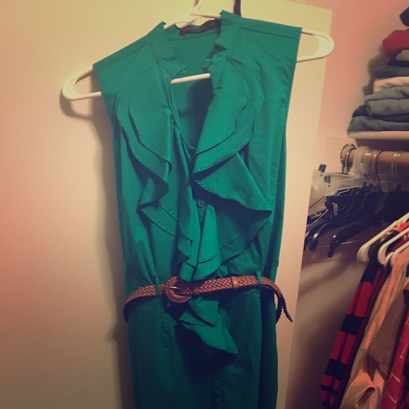 Cute green ruffle dress!