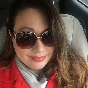 Meet your Posher, Elyse