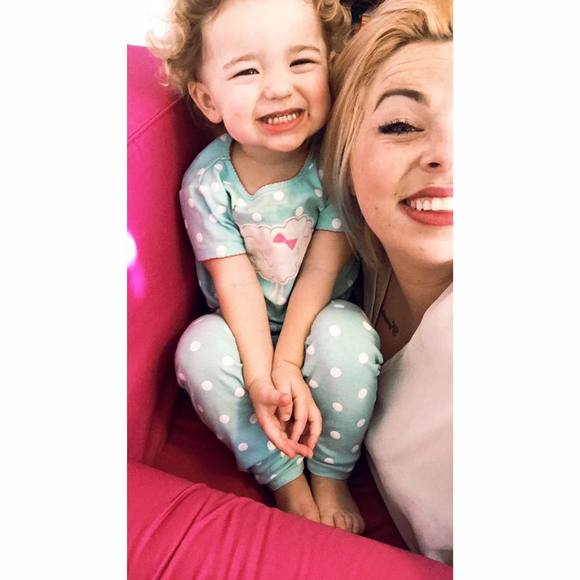 Meet your Posher, Amanda - Picture 1 of 1