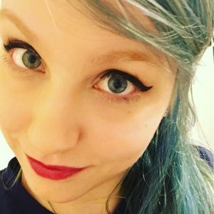 Meet your Posher, Cassie