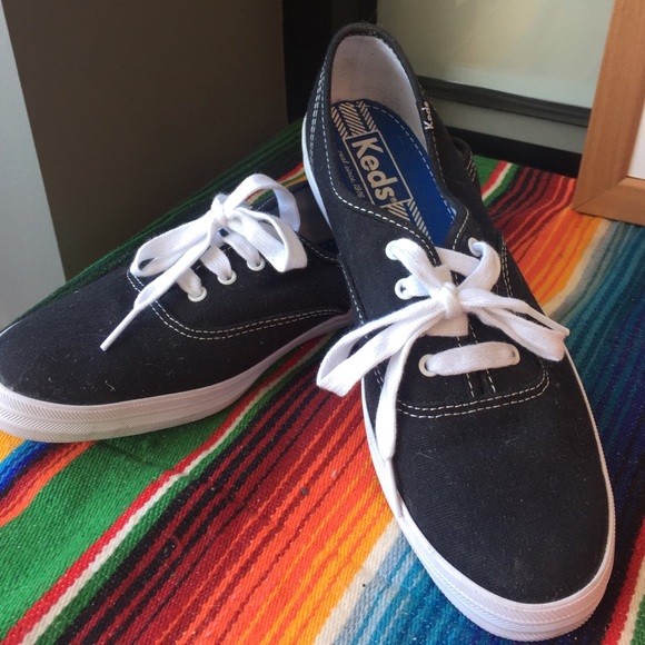 Classic Keds Black with White Stitching Size 7.5