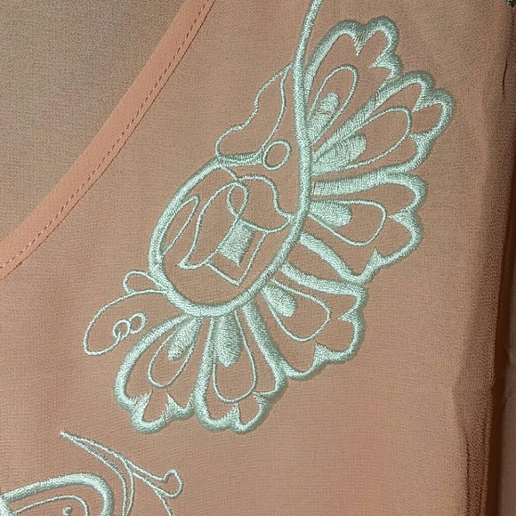"PRETTY IN PEACH" TOP NWT - Picture 3 of 3