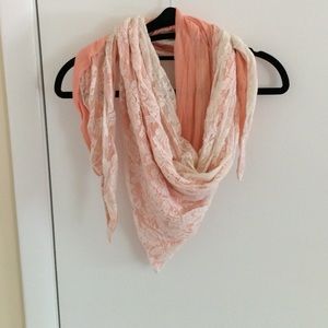 Triangle scarf