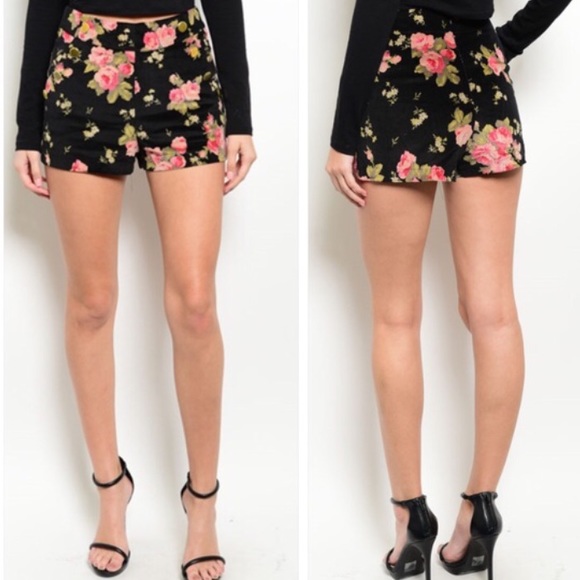 Floral rose shorts large