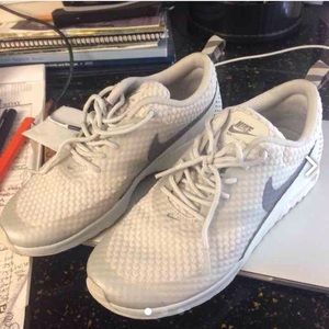 *****SOLD****** Nike shoes