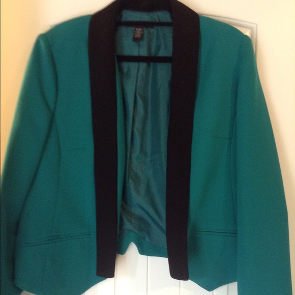 🎉SALE🎉Green Tuxedo Style Jacket