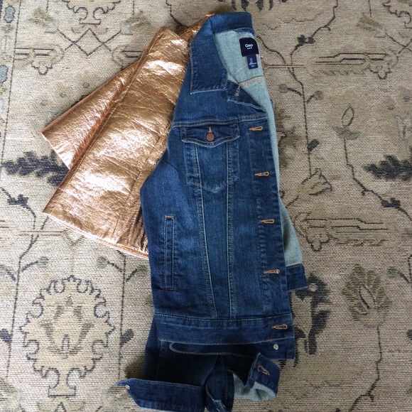 Antipodium Skirt & Gap Denim Jacket!