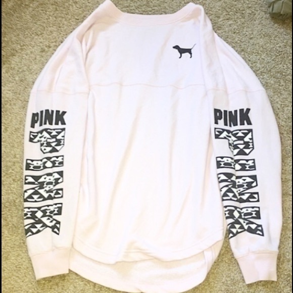 Light pink adorable Victoria Secret sweater