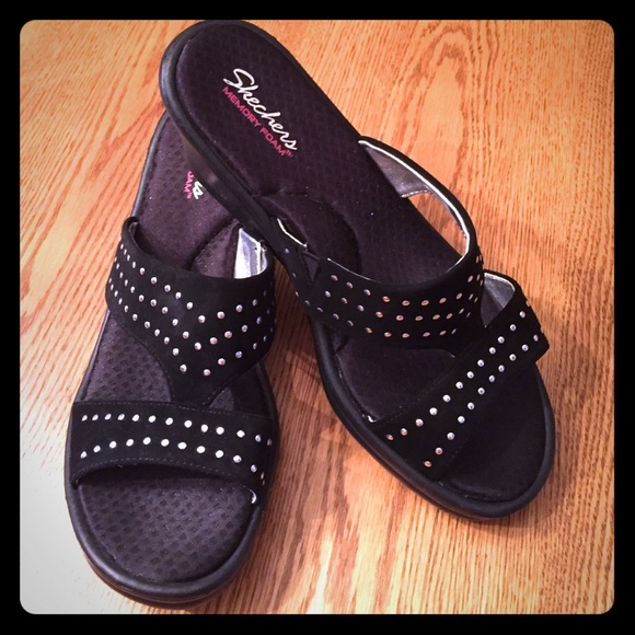 Very soft Skechers memory form sandal 🍹