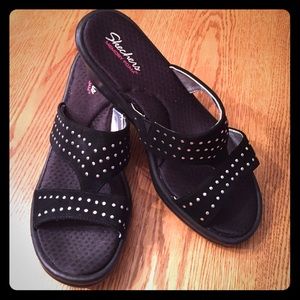 Very soft Skechers memory form sandal 🍹