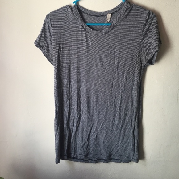Brandy Melville t shirt bundle - Picture 3 of 4
