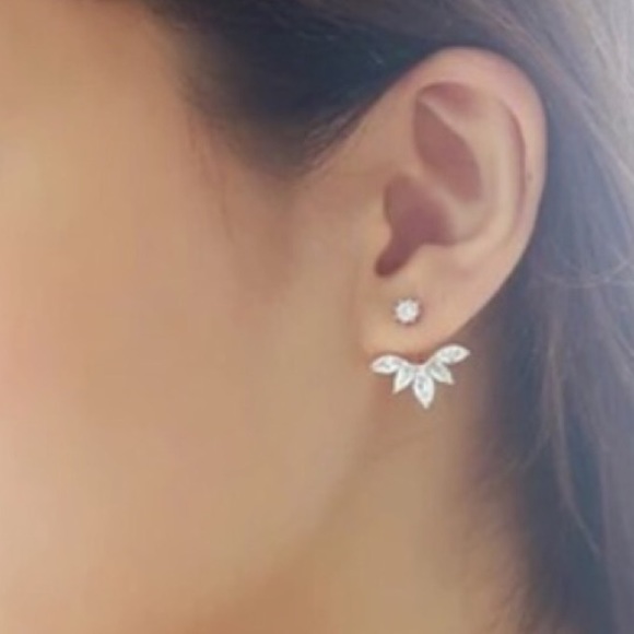 Sparkling Ear Jacket - Picture 2 of 2