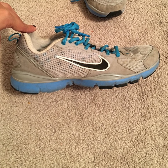 Nike shoes - Picture 2 of 2