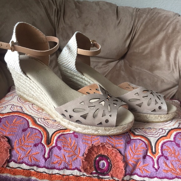 Boutique Wedges