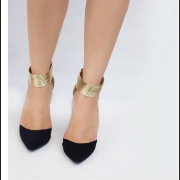 Black Heels with Gold Accent - Picture 2 of 4