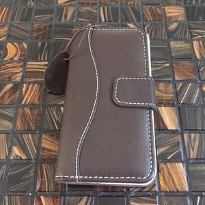 iPhone 5 case holder