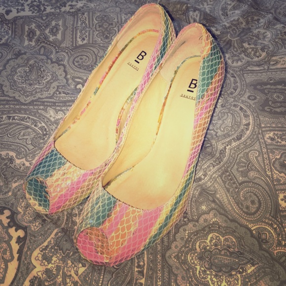 Pastel peep toe pumps