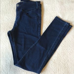 Skinny jean . Very countable when you wear .