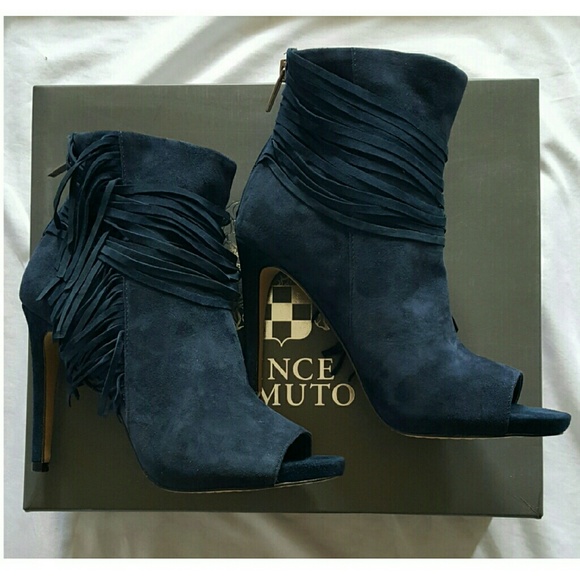 LAST DAY Vince Camuto Fringe Ferdinand Booties - Picture 3 of 4