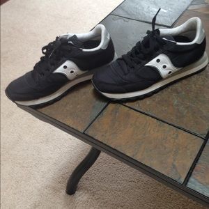 Women's Saucony Jazz tennis shoes. Size 7 1/2.
