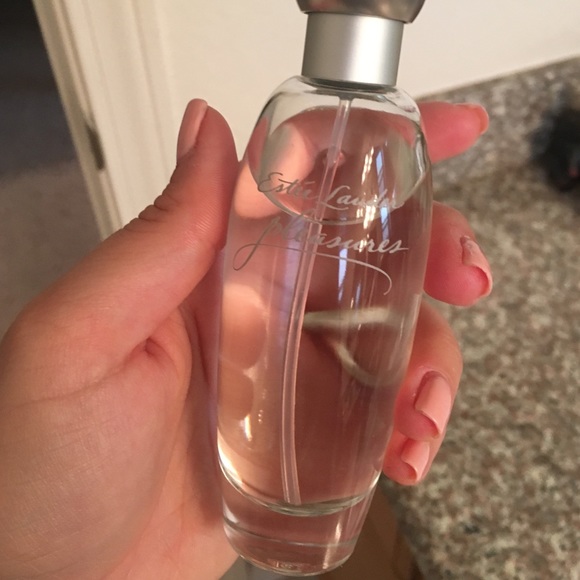 Estée Lauder "Pleasures" perfume 💋