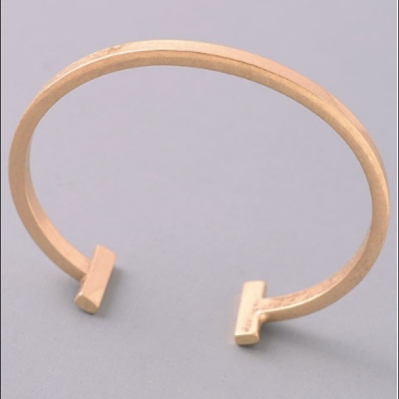 NWT || Matte Gold Bar Bangle Bracelet - Picture 2 of 4