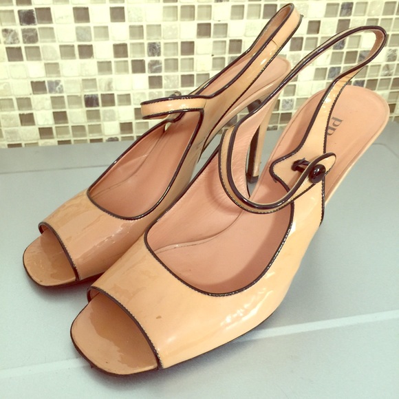 Prada sandals sz8