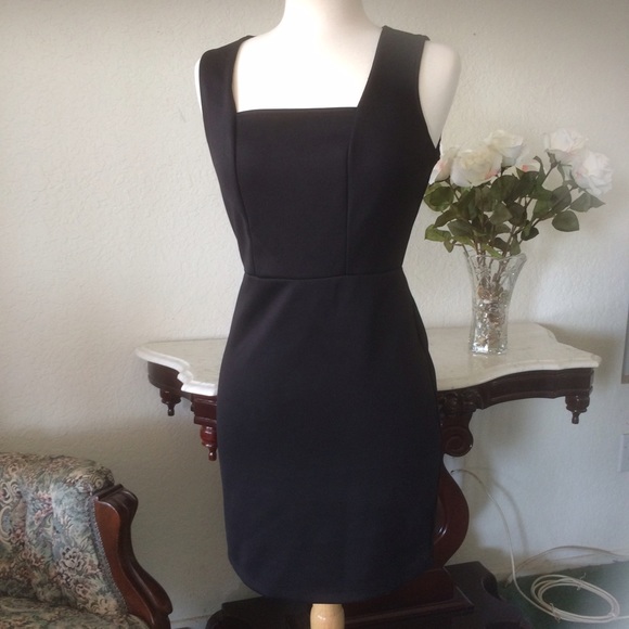 Forever 21 Flattering/classy black dress