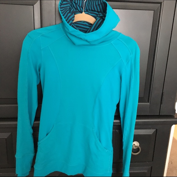 Lululemon hoodie size 4